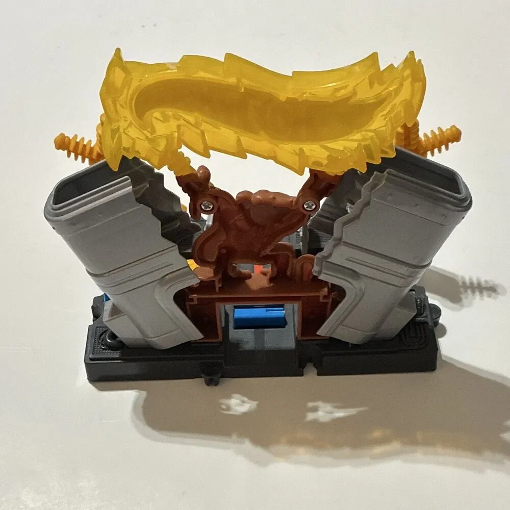 Hot Wheels Gorilla Attack Power Plant FMY98 Track Set Piece Pop-Up Gorilla Toy